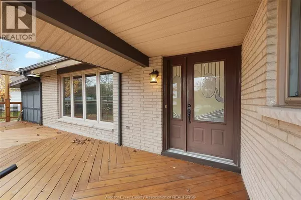 Wallaceburg, ON N8A4R1,809 NELSON STREET