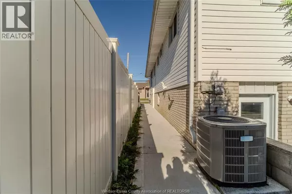 Windsor, ON N8T3E2,5935 Rose #Lower