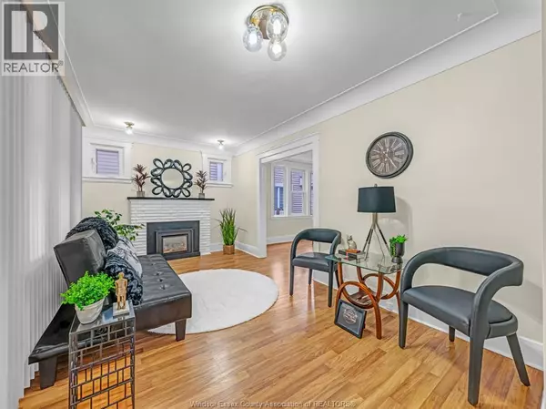 Windsor, ON N8Y1S1,1749 IROQUOIS