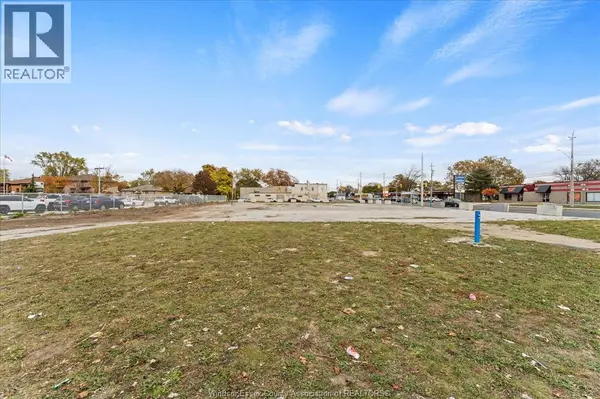 Windsor, ON N9B1W3,2410-2412 2416-2488 TECUMSEH ROAD West