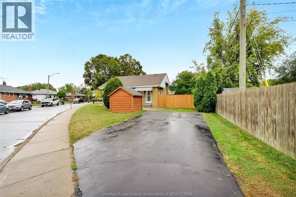 Windsor, ON N9C3N9,1377 GRANVILLE CRESCENT