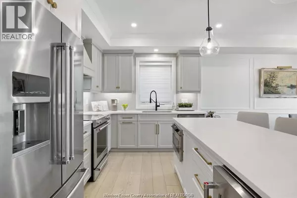 Tecumseh, ON N8N1W2,215-C LESPERANCE RD #201