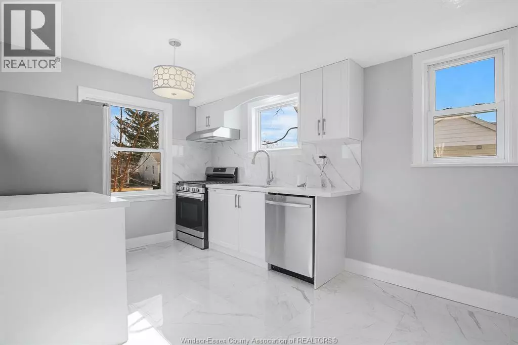 Windsor, ON N8W3Z7,2653 ALEXIS STREET