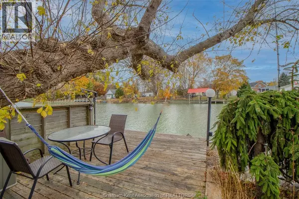 Wallaceburg, ON N8A2A1,148 Margaret AVENUE