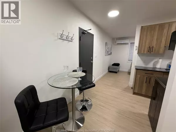 Windsor, ON N8X2C6,808 OTTAWA ST #3