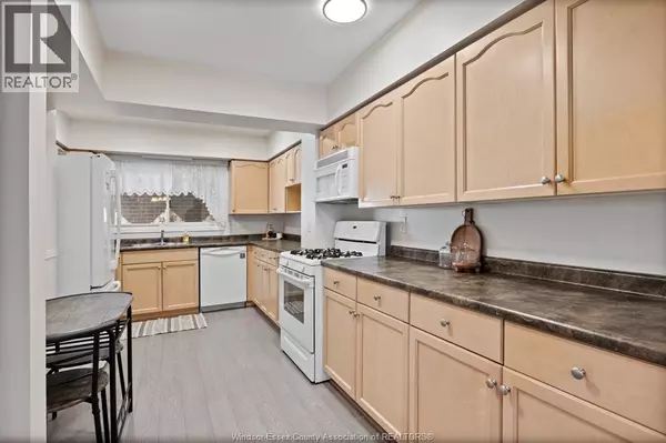 Harrow, ON N0R1G0,201 CONCESSION 3 #17