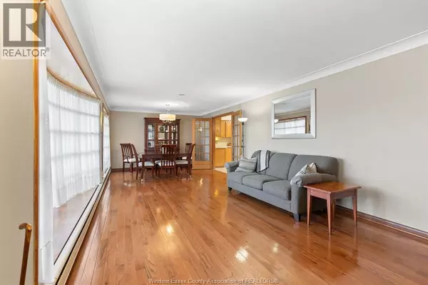 Windsor, ON N8T1Y6,2797 WESTMINSTER