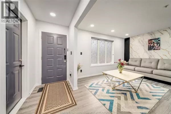 Windsor, ON N8W5R6,3812 DEVONWOOD AVENUE