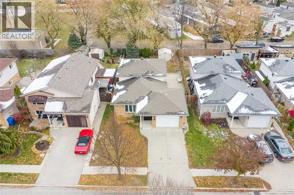 Windsor, ON N8W5R6,3812 DEVONWOOD AVENUE