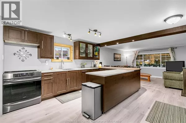 Essex, ON N8M2Z2,368 REGENT