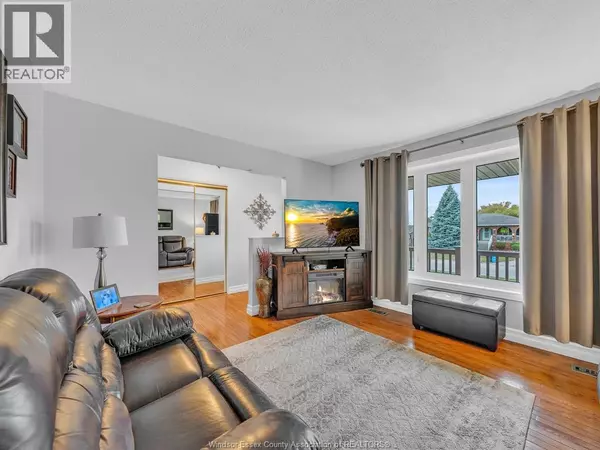 Amherstburg, ON N9V3M2,34 STATES