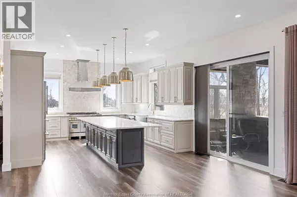 Kingsville, ON N9Y0C6,184 GRANDVIEW