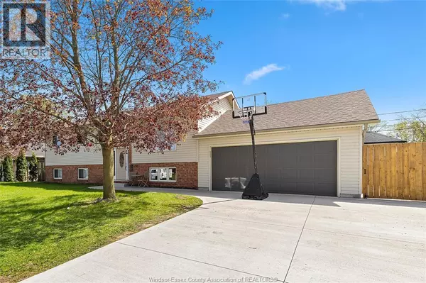 Lasalle, ON N9J1E4,148 RIVERVIEW AVENUE