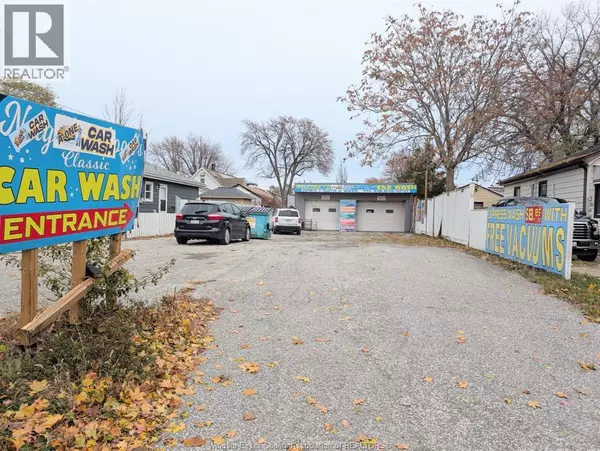 Windsor, ON N8T1P7,2393 PILLETTE AVENUE