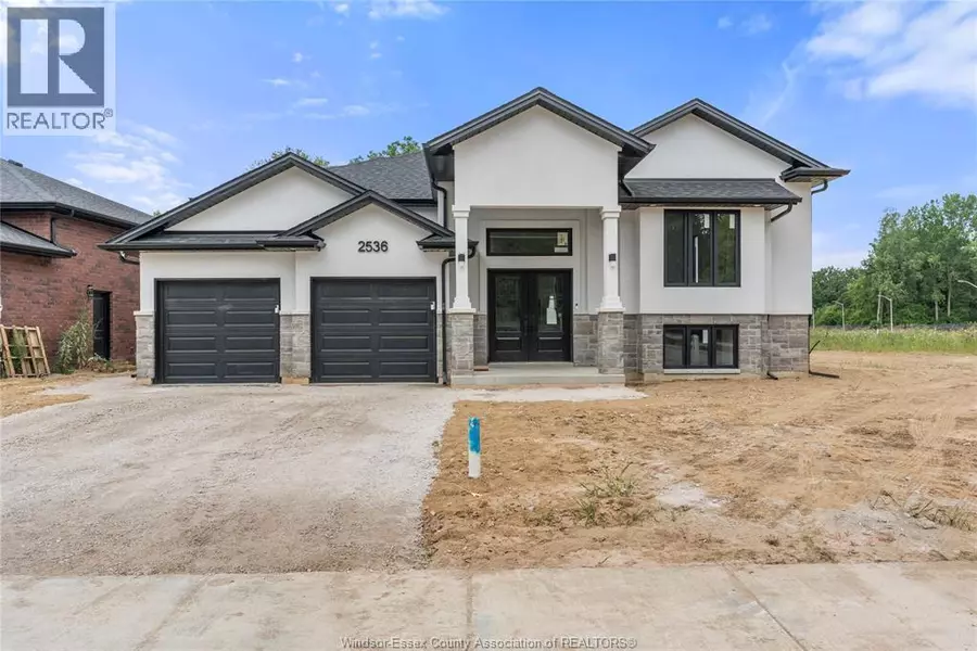 2596 MAYFAIR AVENUE South, Lasalle, ON N9J0E5