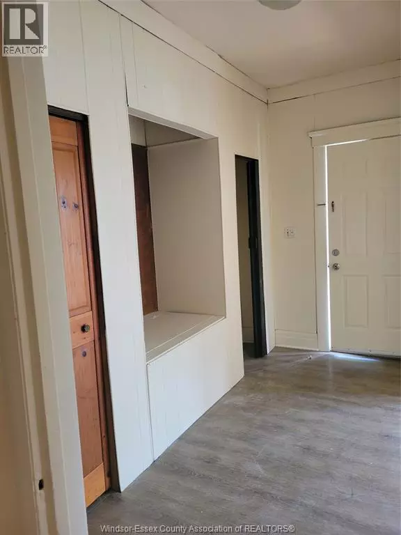 Windsor, ON N9A4X6,821 BRUCE AVE #1