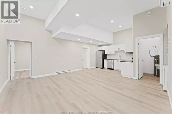 Essex, ON N8M2C5,127 TALBOT ST North #9