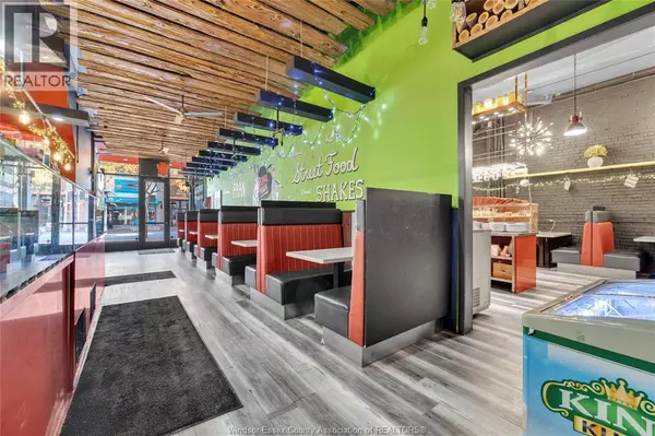 Windsor, ON N9A4H9,251-271 Ouellette AVENUE