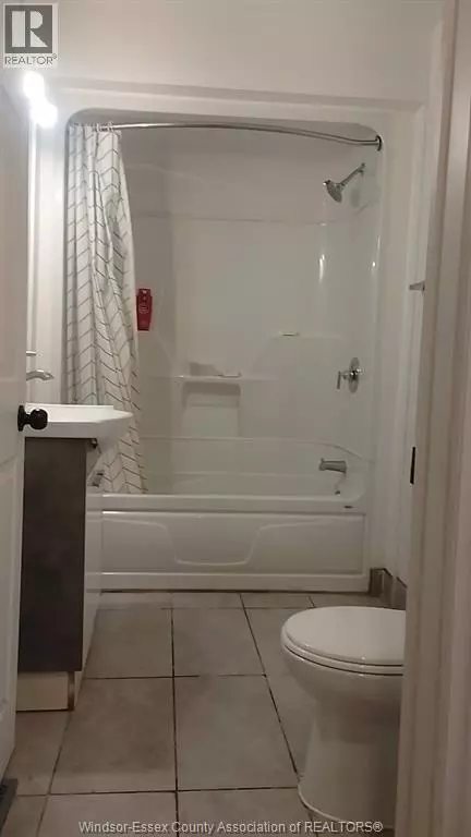 Windsor, ON N9B2M3,407 BRIDGE AVENUE