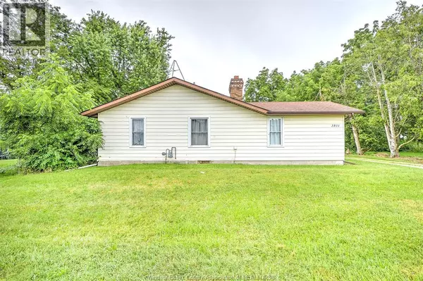 Amherstburg, ON N9V2Y8,3811 COUNTY ROAD 18 (ESSEX BLVD)