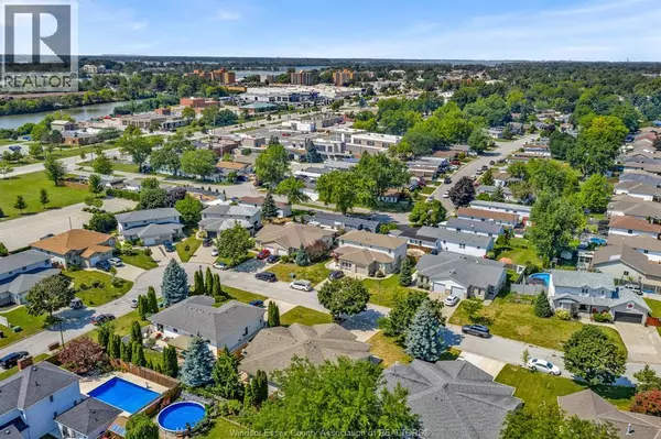 Amherstburg, ON N9V3Y6,341 RIDGEVIEW PL N