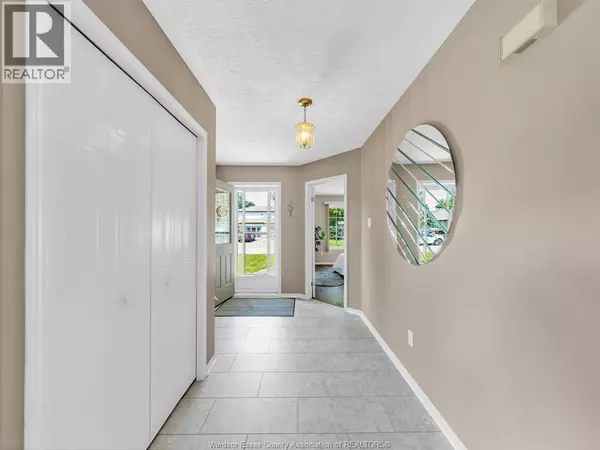 Amherstburg, ON N9V3Y6,341 RIDGEVIEW PL N