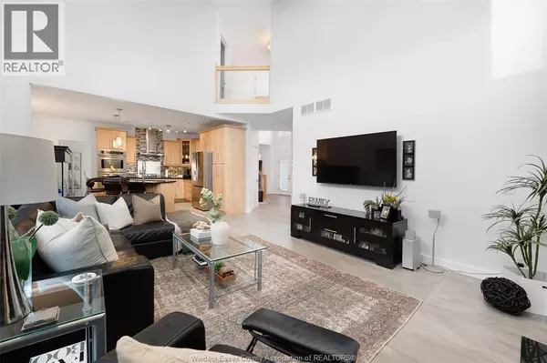 Lasalle, ON N9J3Y6,1215 LYONS