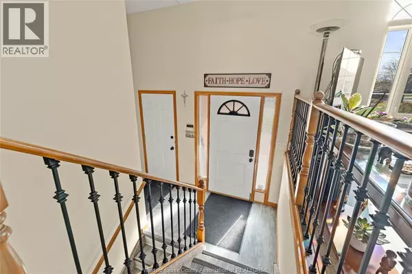 Amherstburg, ON N9V3Y4,6 BRUSH CRESCENT