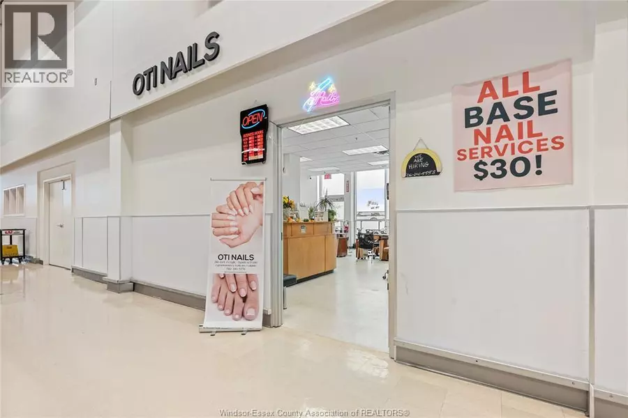 4371 WALKER ROAD, Windsor, ON N8W3T6