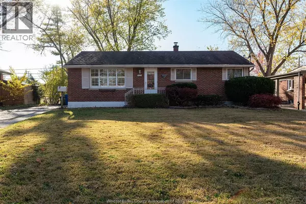 3725 MCKAY AVENUE, Windsor, ON N9E2S3