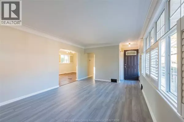 Windsor, ON N9E2S3,3725 MCKAY AVENUE