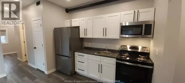 Windsor, ON N8R2A2,9694 AVERY LN #1