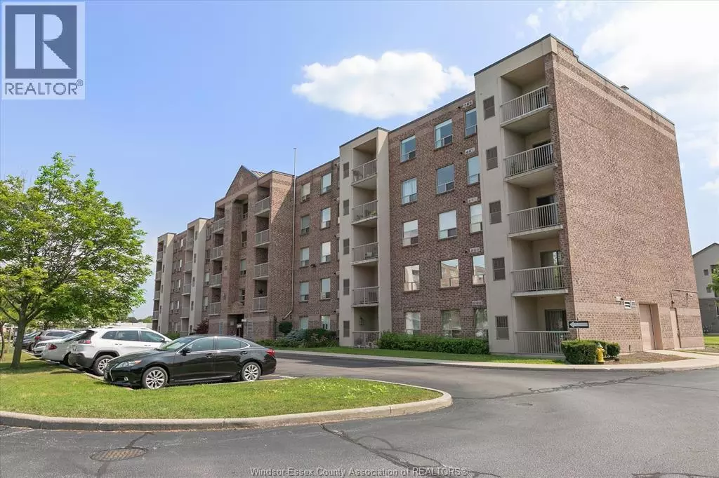 Windsor, ON N8S4S8,8335 WYANDOTTE ST East #203