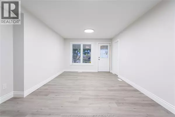 Windsor, ON N9A5A1,920 JANETTE AVENUE