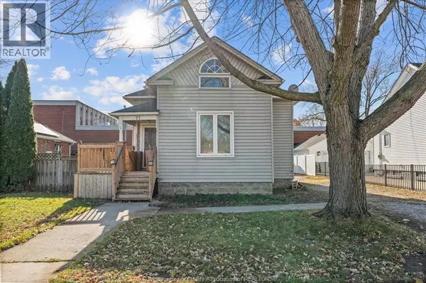 Amherstburg, ON N9V1B5,77 MAPLE AVENUE