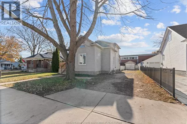 Amherstburg, ON N9V1B5,77 MAPLE AVENUE