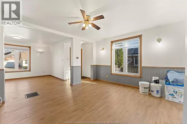 Amherstburg, ON N9V1B5,77 MAPLE AVENUE