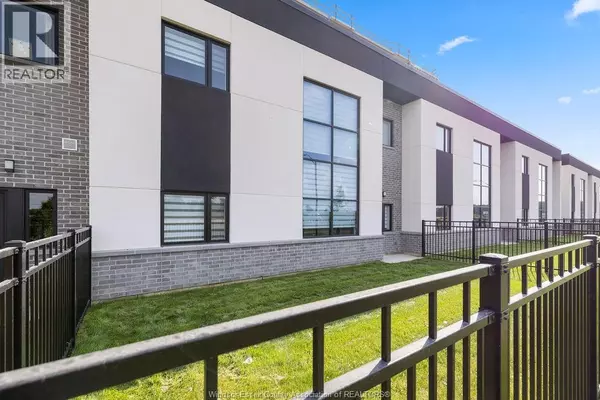 Lasalle, ON N9H0R1,4400 LAURIER Pkwy #212