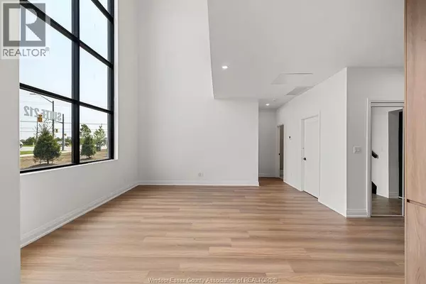 Lasalle, ON N9H0R1,4400 LAURIER Pkwy #212