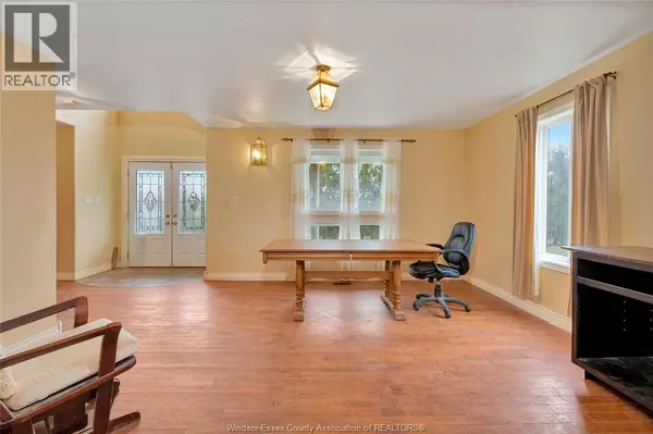 Lakeshore, ON N0R1K0,309 SOUTH MIDDLE ROAD