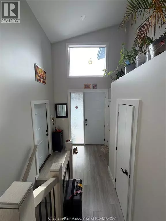 Chatham, ON N7M0R8,55 Clara CRESCENT