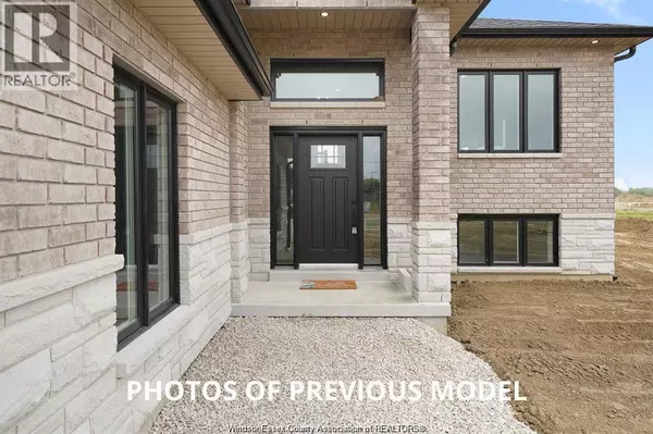 Chatham, ON N7M0V8,104 FENCELINE DRIVE