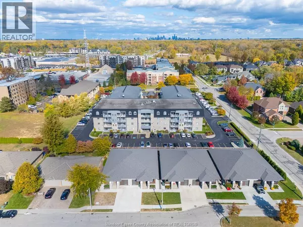 Lasalle, ON N9H2P8,6055 Ellis ST #306