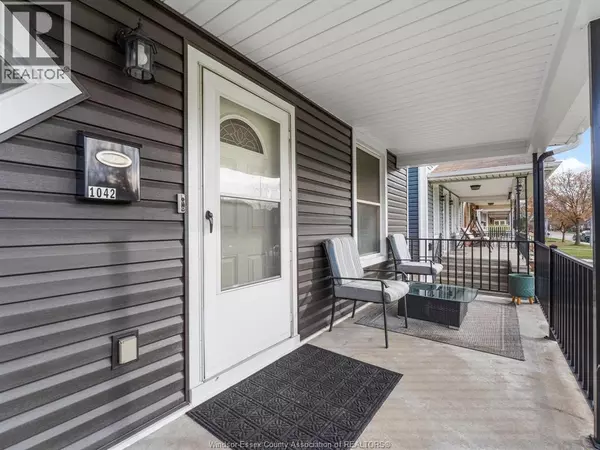 Windsor, ON N9A2P3,1042 MOY AVENUE