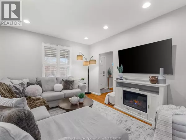 Windsor, ON N9A2P3,1042 MOY AVENUE