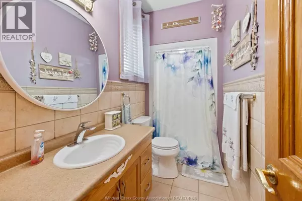 Lakeshore, ON N8L0R2,1454 HERITAGE GARDEN CRESCENT