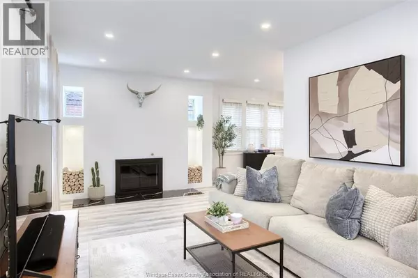 Windsor, ON N9E3E3,2993 RANDOLPH