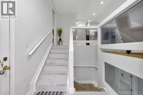 Windsor, ON N9B2K1,1443 CAMPBELL AVENUE