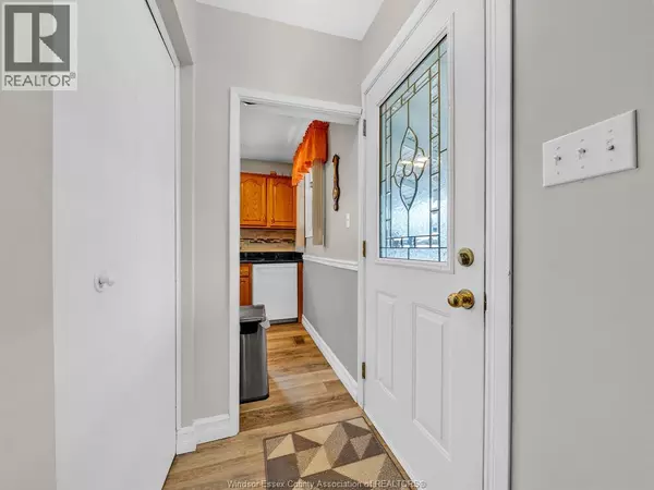 Windsor, ON N8T2G4,2738 Armstrong