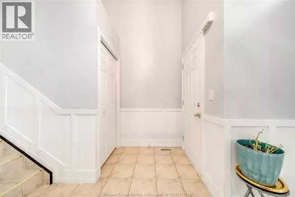 Lakeshore, ON N8L0W5,1119 MONARCH MEADOWS DRIVE